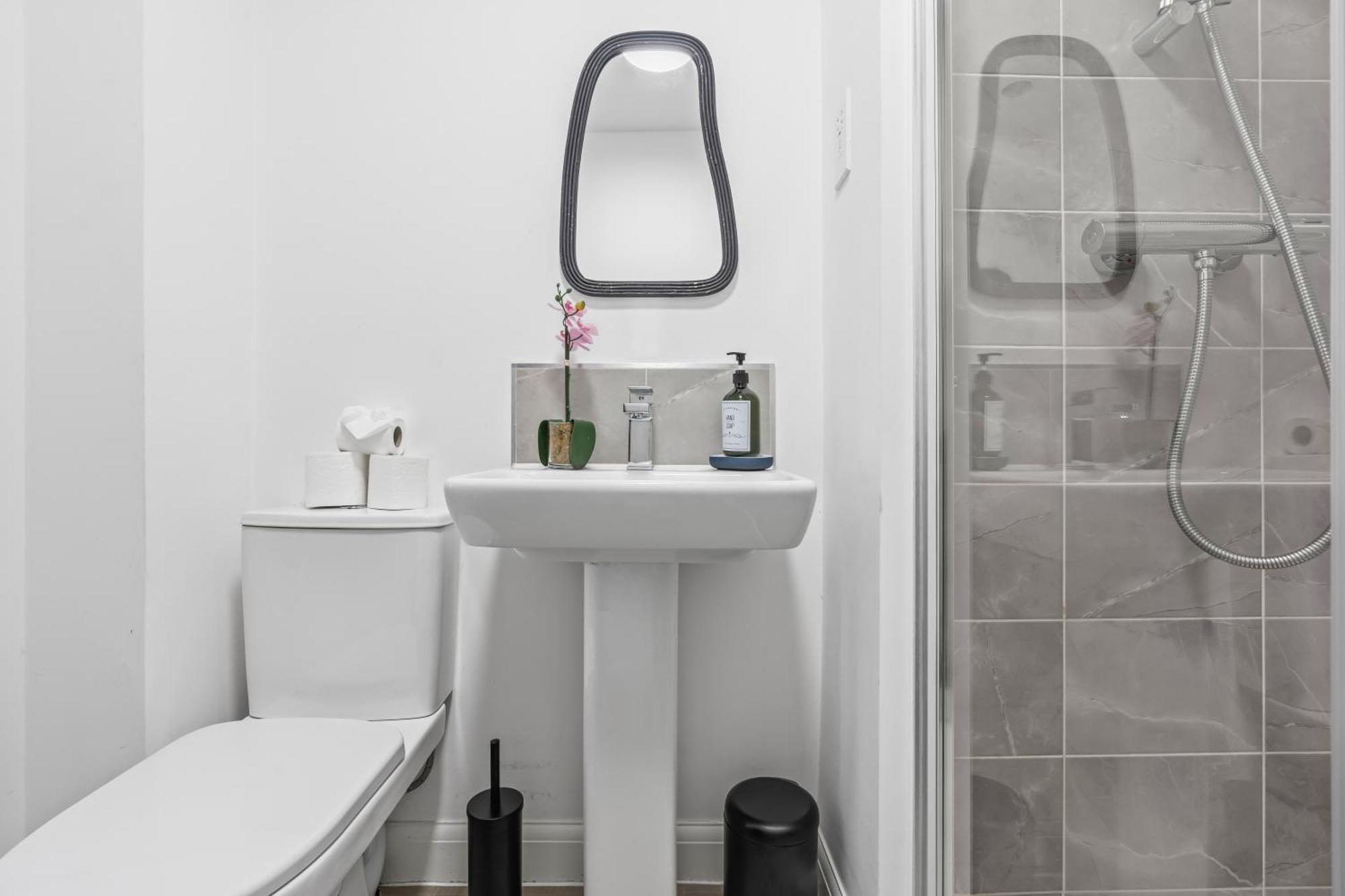 ברמינגהאם Lotus Haus - Wellington Homes - With Off Road Parking מראה חיצוני תמונה